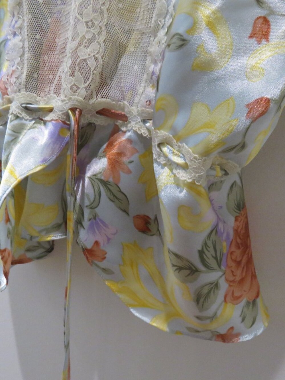 VINTAGE VICTORIA'S SECRET Gold Label Floral Satin Lace Cami Top Coquette Y2K - Picture 8 of 13